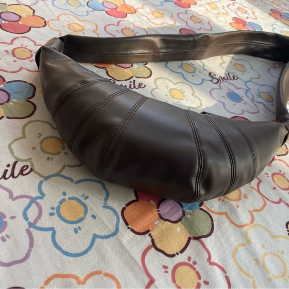 Lemaire Brown Croissant-Shaped Leather Bag - Picture 6 of 8